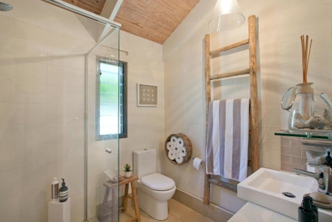 Stylish Luxury Home To Fit The Whole Family - Accommodation Rockhampton 2