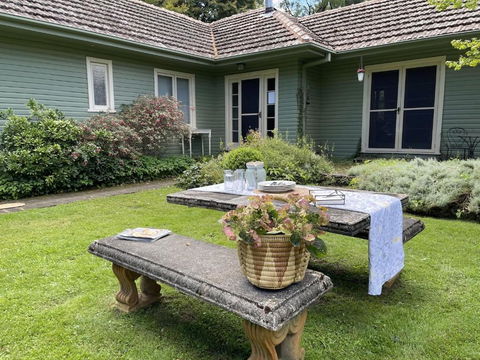 GOWAN ROSS COTTAGE - Accommodation Rockhampton 1