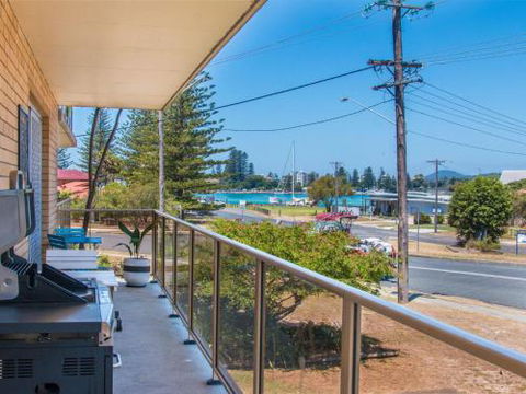 Anchorage 2 With Water Views - Accommodation Rockhampton 4