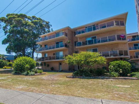 Anchorage 2 With Water Views - Accommodation Rockhampton 6