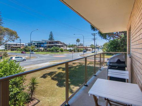 Anchorage 2 With Water Views - Accommodation Rockhampton 3
