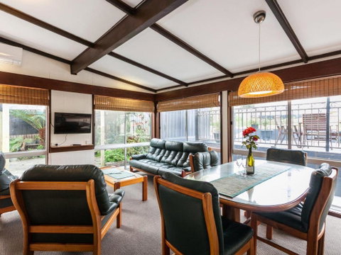 OCEAN SOUNDS Anglesea - Accommodation Rockhampton 4