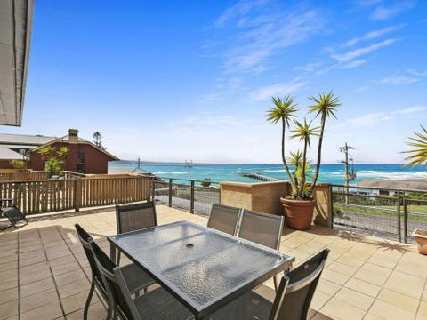 APARTMENT 12 PACIFIC APARTMENTS Across From The Pier - Accommodation Rockhampton 0