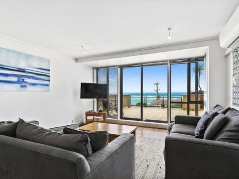 APARTMENT 12 PACIFIC APARTMENTS Across From The Pier - Accommodation Rockhampton 2