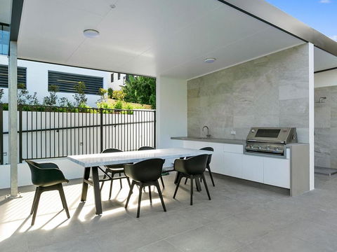 Indulge At Indigo Sunshine Beach - Accommodation Rockhampton 4