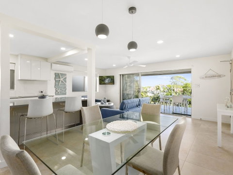 Breathtaking Views Across Noosa Unit 1 Taralla 18 Edgar Bennett Avenue - Accommodation Rockhampton 4