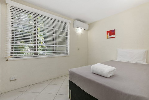 Hop Skip Jump Away From Hastings Unit 6 Descola 6 Noosa Drive - Accommodation Rockhampton 6