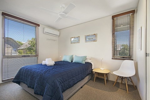 Beach House On Hastings Beach Houses 22 Hastings St - Accommodation Rockhampton 3