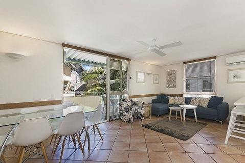 Beach House On Hastings Beach Houses 22 Hastings St - Accommodation Rockhampton 5