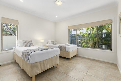 Perfect Family Holiday Home On Noosa Sound 3 Key Court - Accommodation Rockhampton 2