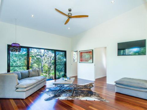 42 Noosa Parade - Accommodation Rockhampton 4