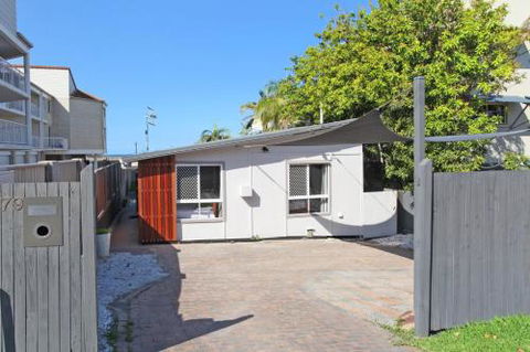 BEACH SHOPS & FABULOUS VACATION HOME! - Accommodation Rockhampton 2