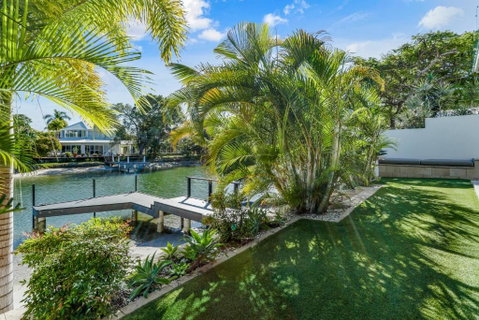 Space & Seclusion On The Water Noosa Heads - Accommodation Rockhampton 4