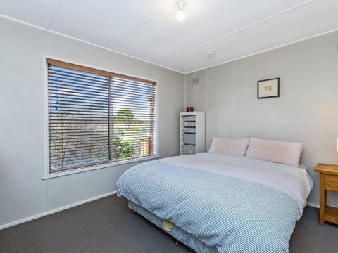 Willan 43 Powling Street - Accommodation Rockhampton 2