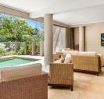 The Stanwell Beach Glass House beach  pool - Accommodation Rockhampton