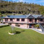 Luxury 6 Bedroom Home With Pool & Spa - Accommodation Rockhampton 0