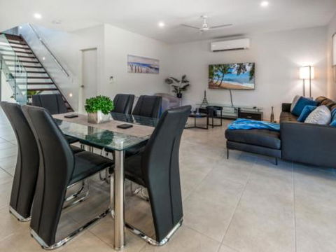 Waves Tropicana Clifton Bea - Accommodation Rockhampton 5