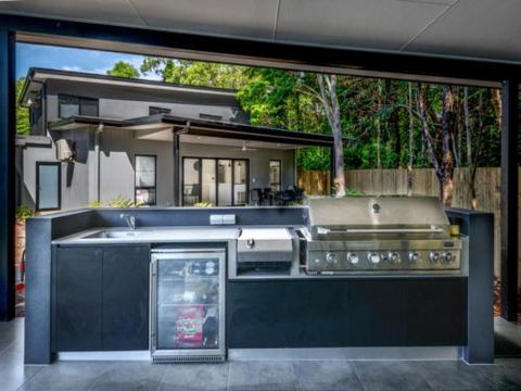 Waves Tropicana Clifton Bea - Accommodation Rockhampton 1