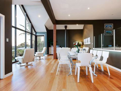 Venabu On Garuwa 20 Garuwa Street Spectacular House With Fabulous Views - Accommodation Rockhampton 6