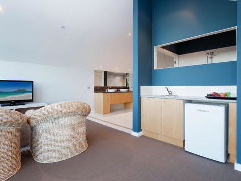 Venabu On Garuwa 20 Garuwa Street Spectacular House With Fabulous Views - Accommodation Rockhampton 0