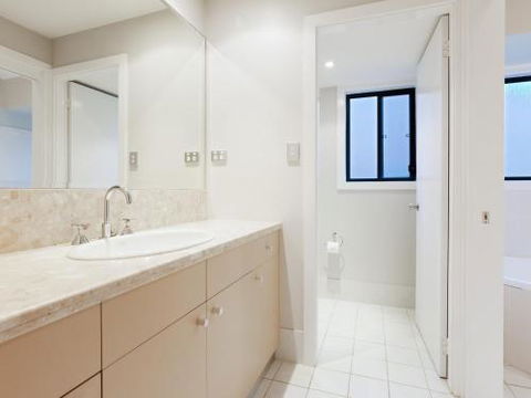 Venabu On Garuwa 20 Garuwa Street Spectacular House With Fabulous Views - Accommodation Rockhampton 1