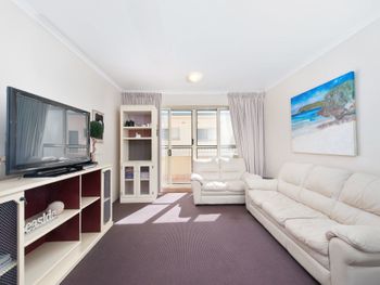 Whitesands Unit 213 Shoal Bay Road - Accommodation Rockhampton 0