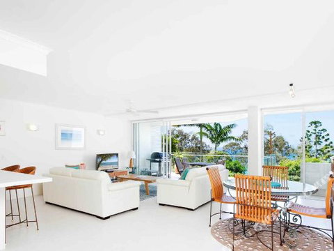 R & W Noosa Holidays 2 25 Allambi Rise - Accommodation Rockhampton 4