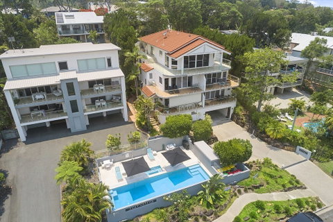 Stylish Apartment With Stunning Views Unit 7 Taralla 16 18 Edgar Bennett Avenue Noosa Heads - Accommodation Rockhampton 0