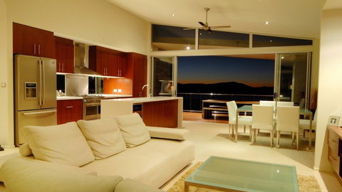 Whitsunday Views - Accommodation Rockhampton 2