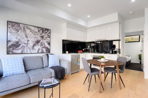 CARLISLE Bright Townhouse In Great Location - Accommodation Rockhampton 2