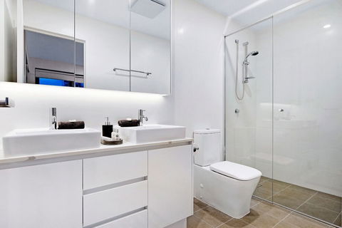 NEO Apartments Holidays Gold Coast - Accommodation Rockhampton 5
