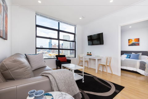 ROLAND, 1BDR Melbourne Apartment - Accommodation Rockhampton 2
