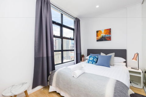 ROLAND, 1BDR Melbourne Apartment - Accommodation Rockhampton 1