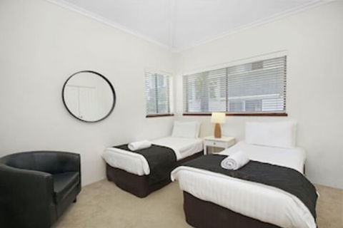 Pine Court Apartments - Accommodation Rockhampton 5