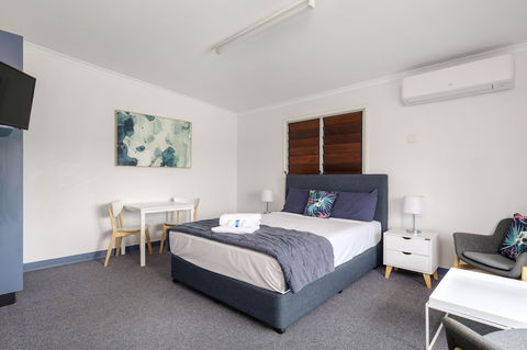 Tin Can Bay's Sleepy Lagoon Motel - Accommodation Rockhampton 4