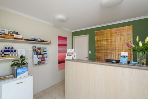 Tin Can Bay's Sleepy Lagoon Motel - Accommodation Rockhampton 0
