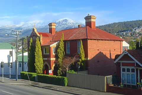 Edinburgh Gallery Bed & Breakfast - Accommodation Rockhampton 1