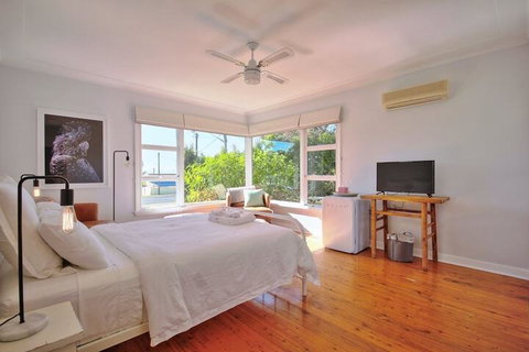 Dolphin Sands - Accommodation Rockhampton 7