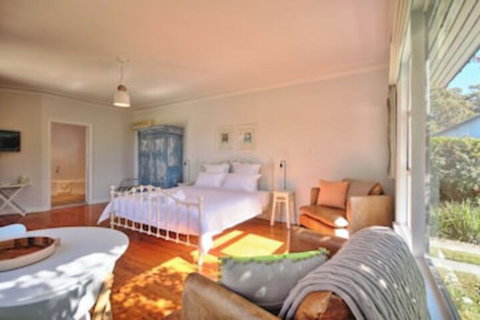 Dolphin Sands - Accommodation Rockhampton 0