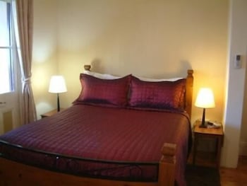 Royal Apartments - Accommodation Rockhampton 2