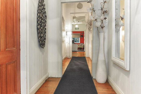 One Thornbury Boutique B & B - Accommodation Rockhampton 6
