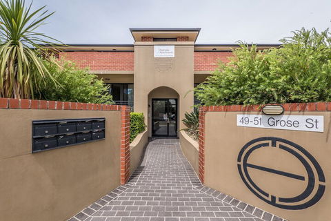 Parkside Apartments - Accommodation Rockhampton 1