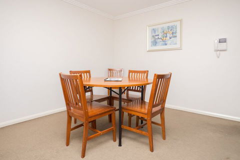 Parkside Apartments - Accommodation Rockhampton 2