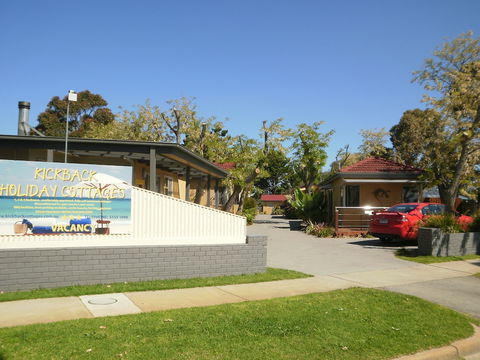 Kickback Cottages - Accommodation Rockhampton 0