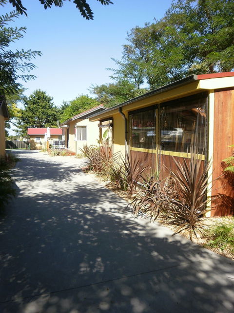 Kickback Cottages - Accommodation Rockhampton 2