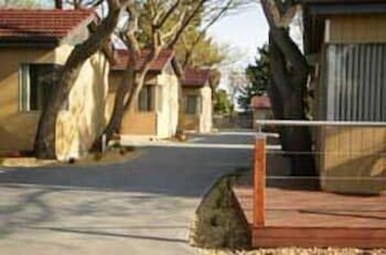Kickback Cottages - Accommodation Rockhampton 1
