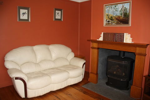 Westbury Gingerbread Cottages - Accommodation Rockhampton 3