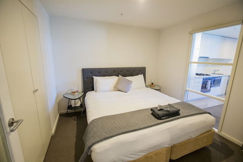 Melbourne Holiday Apartments Flinders Wharf - Accommodation Rockhampton 6