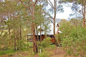 Karma Chalets - Accommodation Rockhampton 2