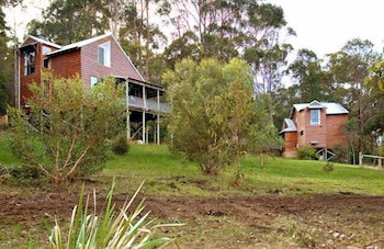 Karma Chalets - Accommodation Rockhampton 1
